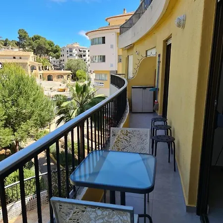 Con Piscina A Unos Metros De La Playa Moraira
